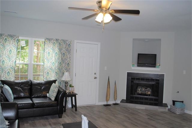 948 Allendale DR, Hampton, VA 23669