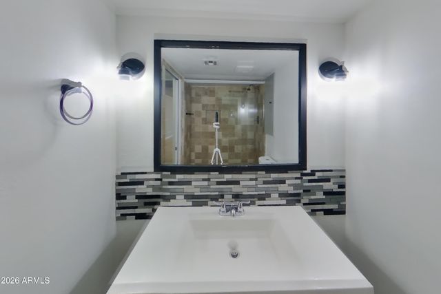 6237 W MARCONI Avenue, Glendale, AZ 85306
