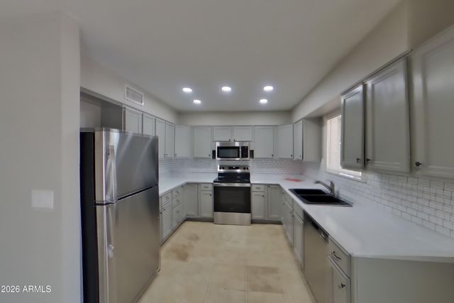 6237 W MARCONI Avenue, Glendale, AZ 85306