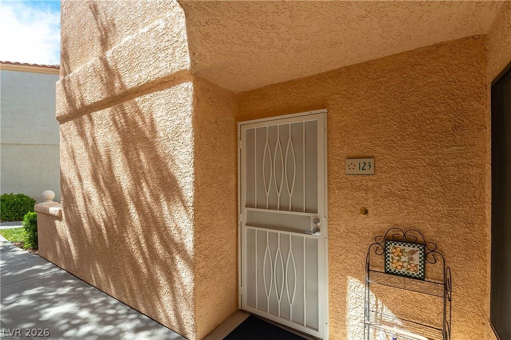 8452 Boseck Drive 123, Las Vegas, NV 89145 — photo 2