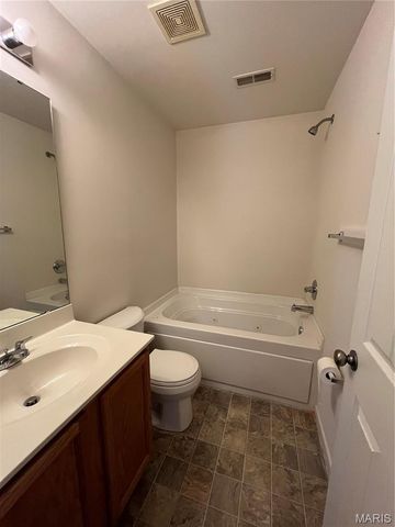 591 Creekwood Boulevard, Troy, MO 63379