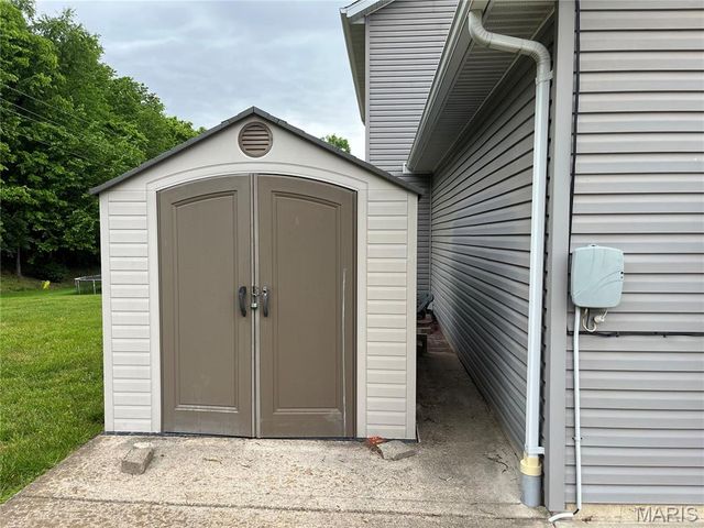 591 Creekwood Boulevard, Troy, MO 63379