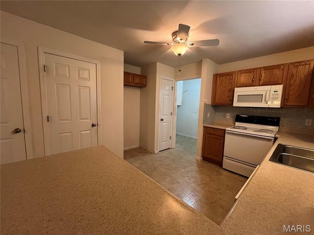 591 Creekwood Boulevard, Troy, MO 63379