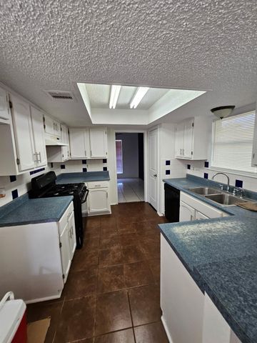 7206 Navidad Road, Houston, TX 77083