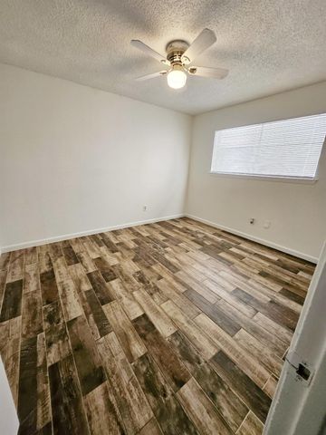 7206 Navidad Road, Houston, TX 77083