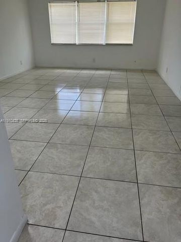 540 SE 2nd Avenue J3, Deerfield Beach, FL 33441