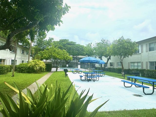 540 SE 2nd Avenue J3, Deerfield Beach, FL 33441