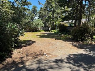 20 SAND DOLLAR Dr, Florence, OR 97439