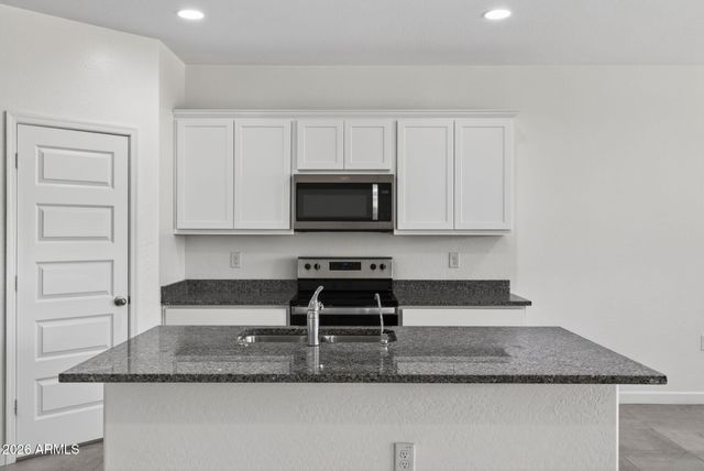 2432 W Shanley Avenue, Apache Junction, AZ 85120