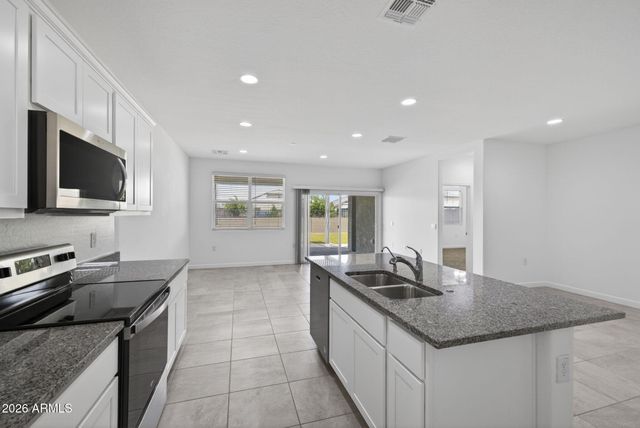 2432 W Shanley Avenue, Apache Junction, AZ 85120