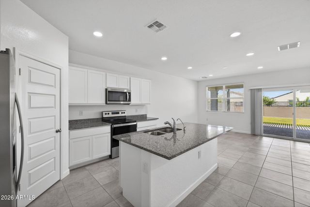 2432 W Shanley Avenue, Apache Junction, AZ 85120