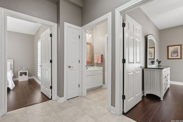 1821 SPLIT MTN, Canyon Lake, TX 78133