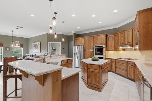 1821 SPLIT MTN, Canyon Lake, TX 78133