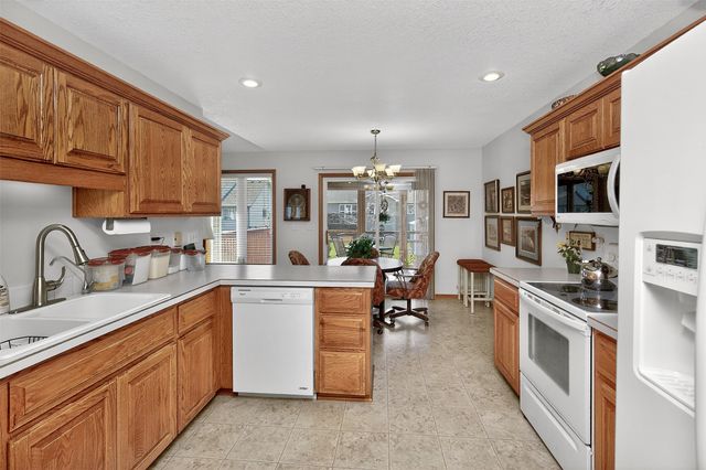 842 Lindsay Court SW, Altoona, IA 50009
