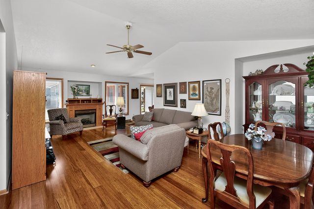 842 Lindsay Court SW, Altoona, IA 50009
