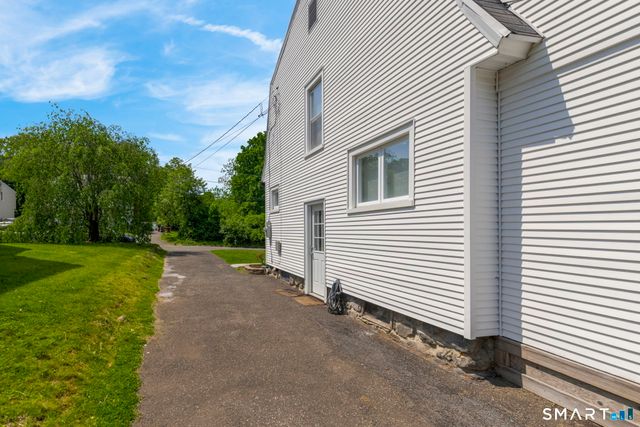 24 Pleasant Avenue, Naugatuck, CT 06770