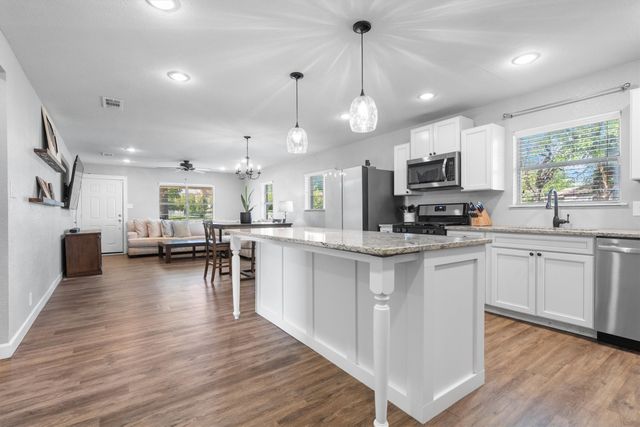 316 W 3rd Street, Justin, TX 76247