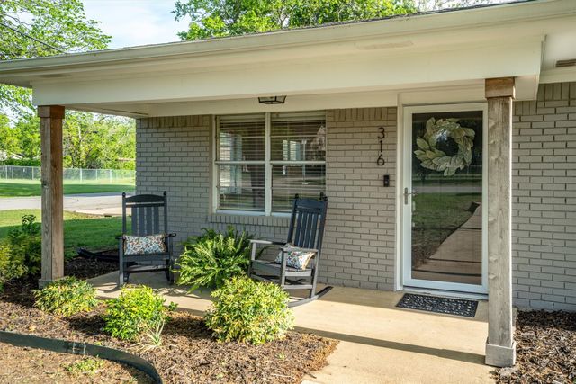 316 W 3rd Street, Justin, TX 76247