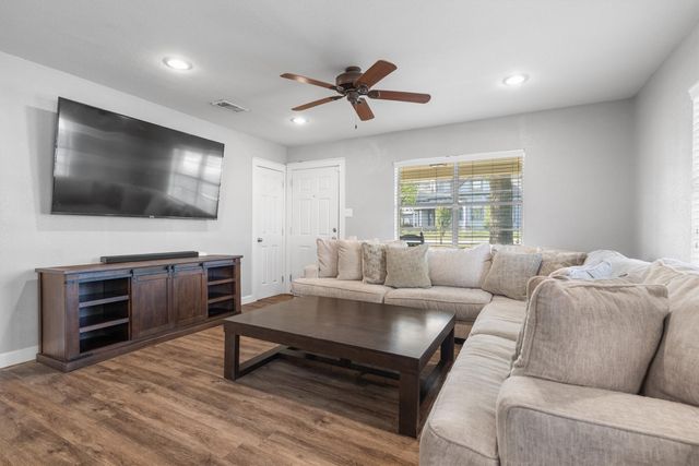 316 W 3rd Street, Justin, TX 76247