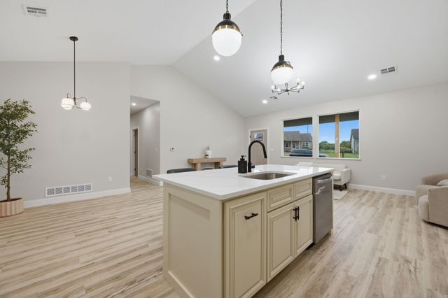 731 N Wakefield Ave, Valley Center, KS 67147