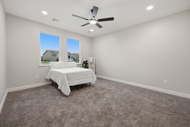 731 N Wakefield Ave, Valley Center, KS 67147