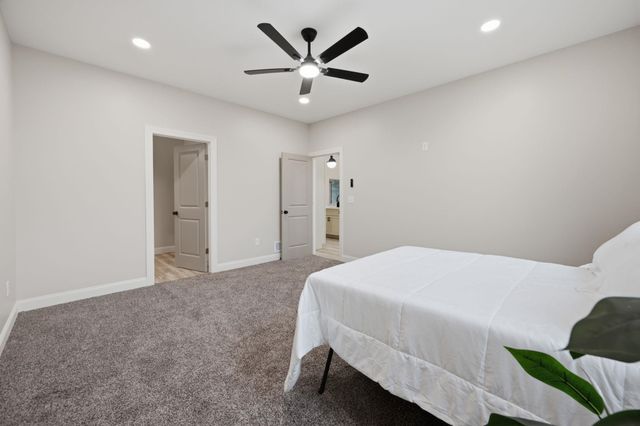 731 N Wakefield Ave, Valley Center, KS 67147