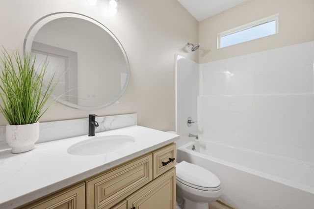 731 N Wakefield Ave, Valley Center, KS 67147