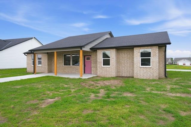 731 N Wakefield Ave, Valley Center, KS 67147