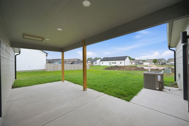 731 N Wakefield Ave, Valley Center, KS 67147