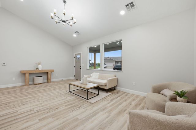731 N Wakefield Ave, Valley Center, KS 67147