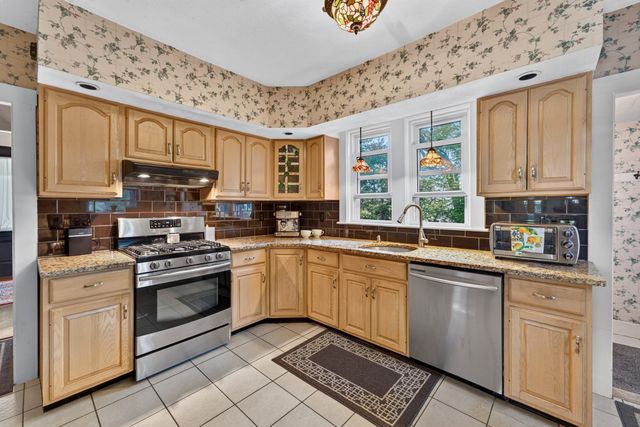 580 Highland Avenue, Needham, MA 02494
