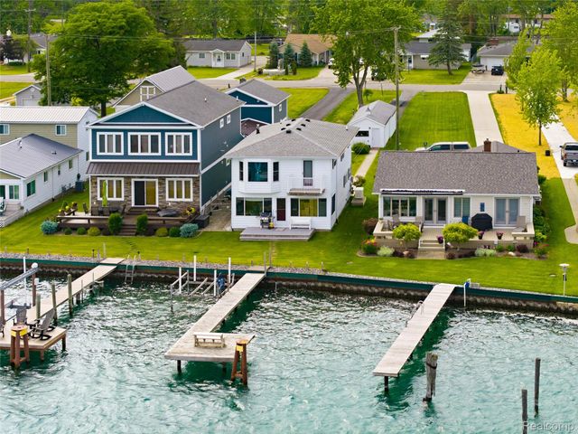 5557 Pointe Dr. Drive, East China Township, MI 48054