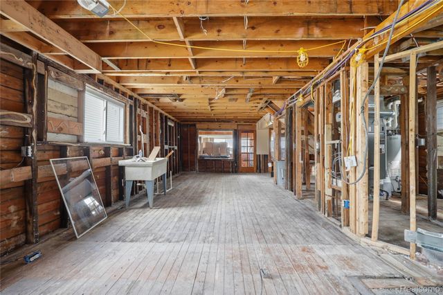 5557 Pointe Dr. Drive, East China Township, MI 48054