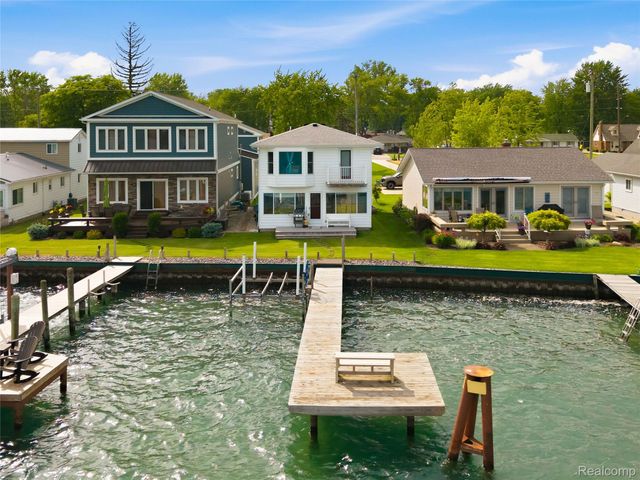 5557 Pointe Dr. Drive, East China Township, MI 48054