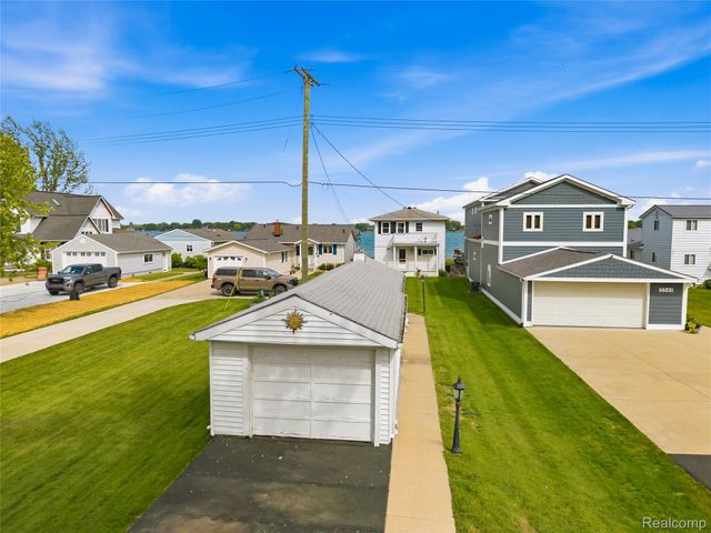 5557 Pointe Dr. Drive, East China Township, MI 48054