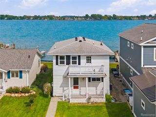 5557 Pointe Dr. Drive, East China Township, MI 48054