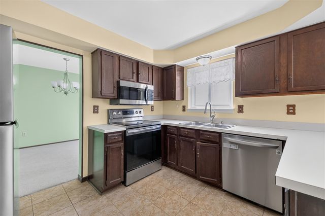 15661 Cumberland Street, Riverview, MI 48193