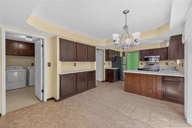 15661 Cumberland Street, Riverview, MI 48193