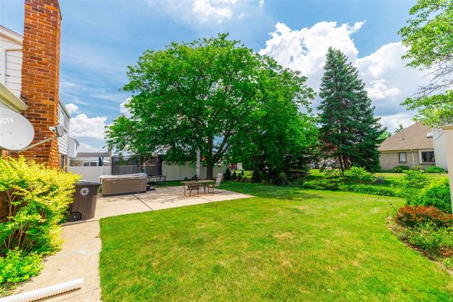 15661 Cumberland Street, Riverview, MI 48193