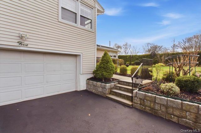 5 Avis Drive, New Rochelle, NY 10804