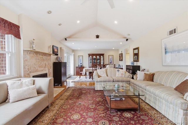 5 Avis Drive, New Rochelle, NY 10804