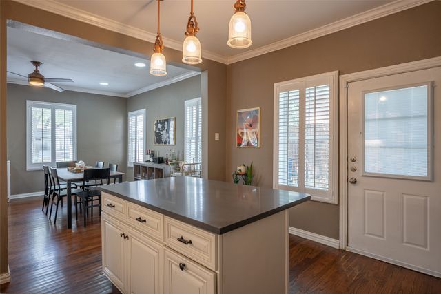 1004 Moreland Avenue, Dallas, TX 75204