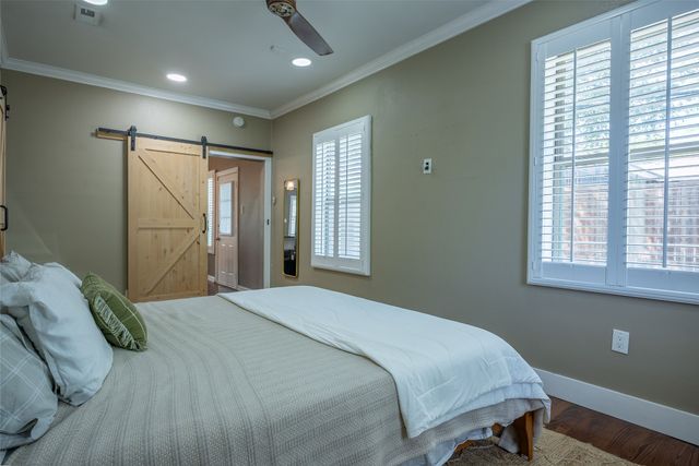 1004 Moreland Avenue, Dallas, TX 75204