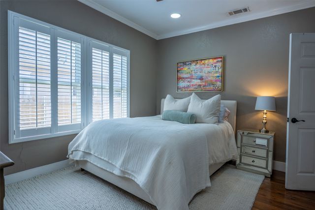 1004 Moreland Avenue, Dallas, TX 75204