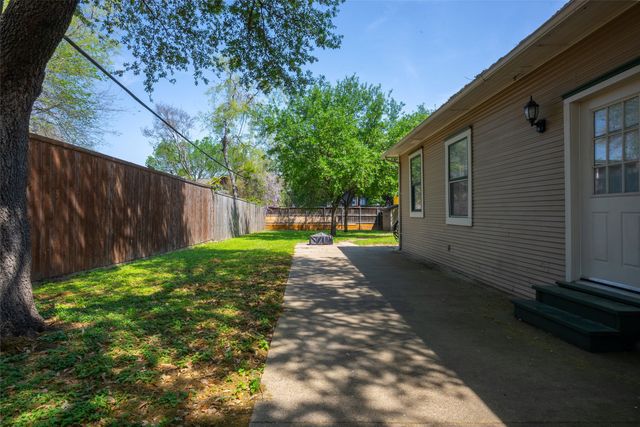 1004 Moreland Avenue, Dallas, TX 75204