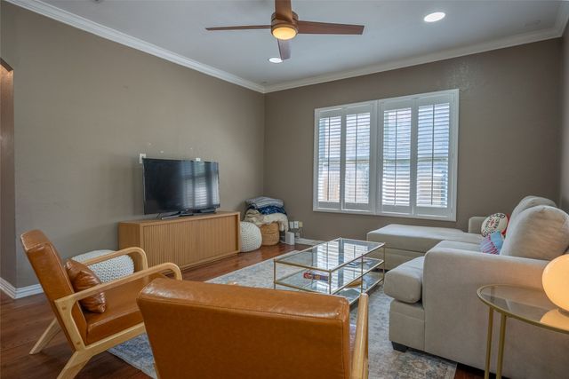 1004 Moreland Avenue, Dallas, TX 75204