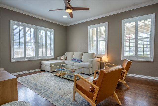 1004 Moreland Avenue, Dallas, TX 75204