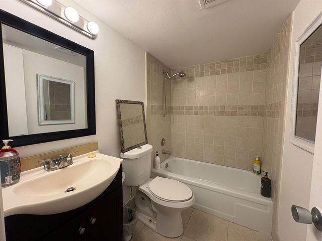 2 Kent A, West Palm Beach, FL 33417