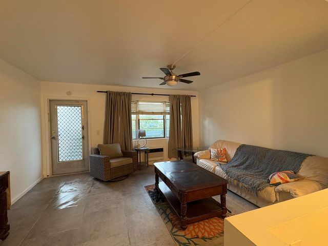 2 Kent A, West Palm Beach, FL 33417