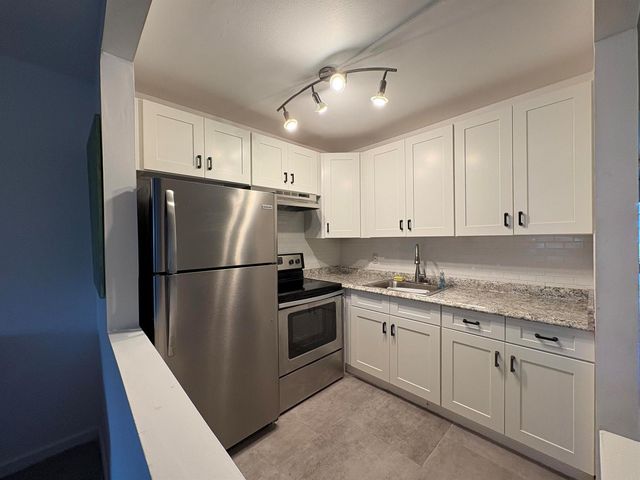 2 Kent A, West Palm Beach, FL 33417